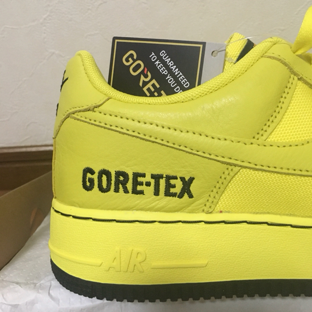 NIKE(ナイキ)のNIKE AIR FORCE 1 LOW GORE-TEX イエロー メンズの靴/シューズ(スニーカー)の商品写真