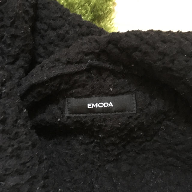 EMODA(エモダ)のEMODAの黒コート レディースのジャケット/アウター(毛皮/ファーコート)の商品写真