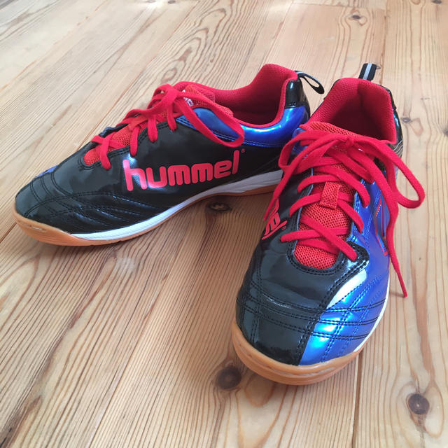 hummel(ヒュンメル)のフットサルシューズ　　23.5センチ　 hummel スポーツ/アウトドアのサッカー/フットサル(シューズ)の商品写真