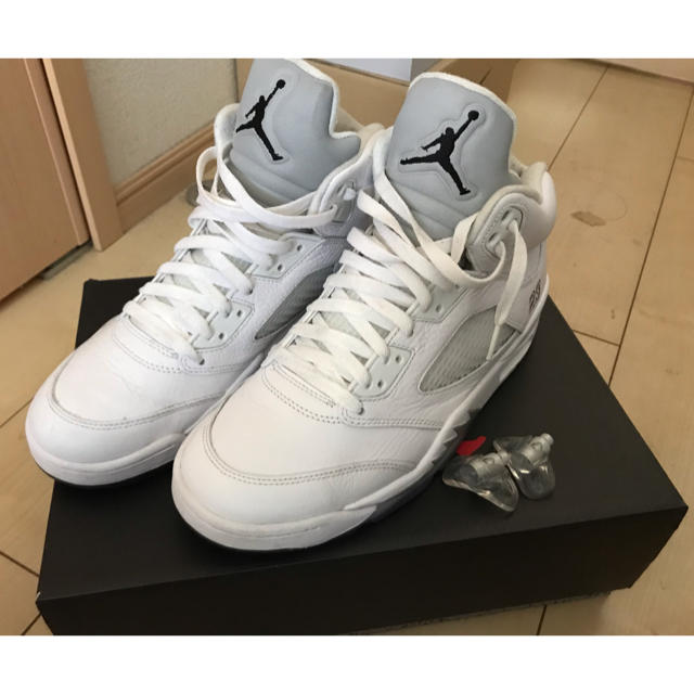 NIKE(ナイキ)の「龍一様専用」AIR JORDAN 5 METALIC SILVER US10 メンズの靴/シューズ(スニーカー)の商品写真