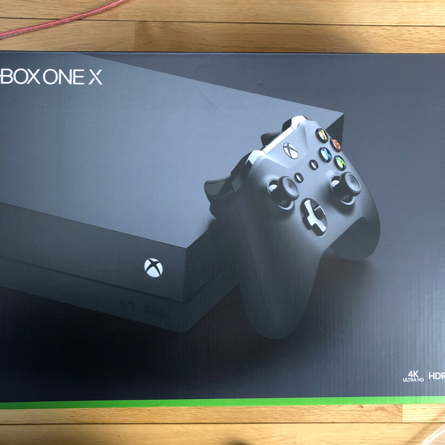 Microsoft(マイクロソフト)の値下げ中　Xbox One X 中古 エンタメ/ホビーのゲームソフト/ゲーム機本体(家庭用ゲーム機本体)の商品写真