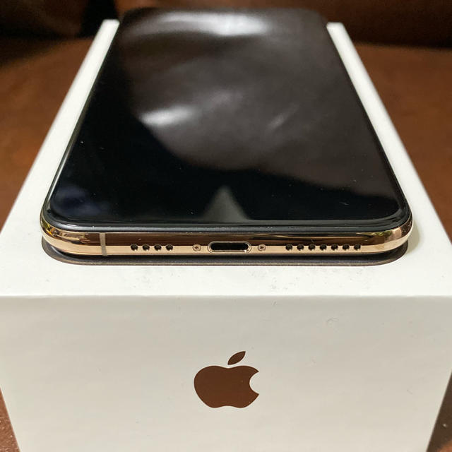 Apple(アップル)のiPhone XS Max 256GB ゴールド　SIMフリー スマホ/家電/カメラのスマートフォン/携帯電話(スマートフォン本体)の商品写真