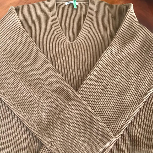 IENA(イエナ)のauralee オーラリー  リブニット　セーター　Ｖネック　ブラウン　 レディースのトップス(ニット/セーター)の商品写真