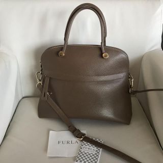 フルラ(Furla)のフルラのパイパーMサイズ(ハンドバッグ)