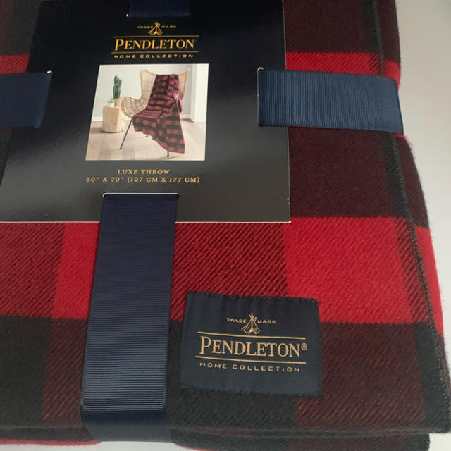 PENDLETON(ペンドルトン)の新品　PENDLETON ペンドルトン 膝掛け チェック 赤 黒  ブランケット インテリア/住まい/日用品の寝具(毛布)の商品写真