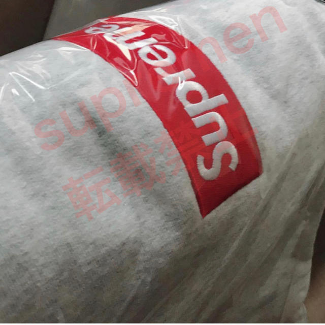 Supreme(シュプリーム)のsupreme BOX LOGO crew neck メンズのトップス(スウェット)の商品写真