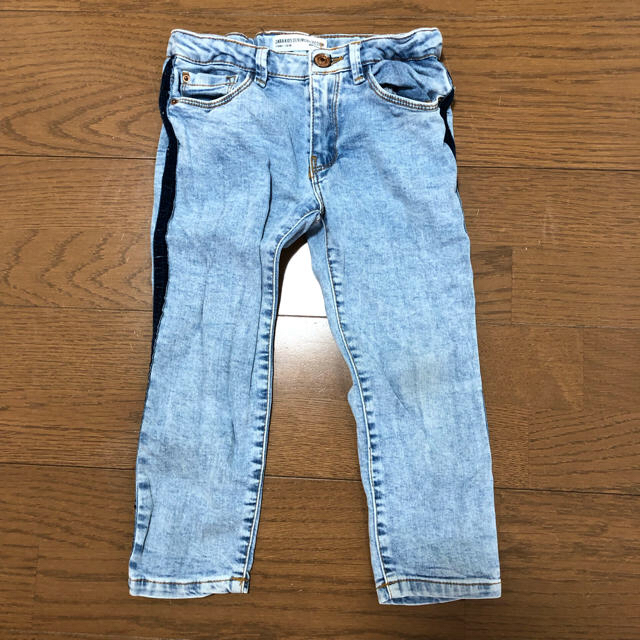 ZARA KIDS(ザラキッズ)の専用ですzara ジーンズ パンツ くすみピンクカーディガン2点 キッズ/ベビー/マタニティのキッズ服男の子用(90cm~)(パンツ/スパッツ)の商品写真