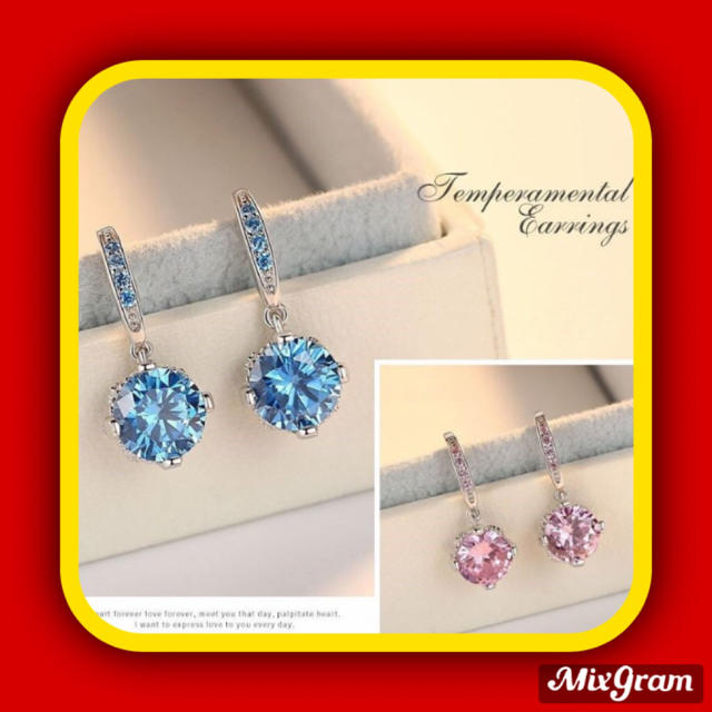 SWAROVSKI(スワロフスキー)の✨定価7580円✨★SWAROVSKI★【両耳】可愛い💕 金属アレルギー対応 レディースのアクセサリー(ピアス)の商品写真