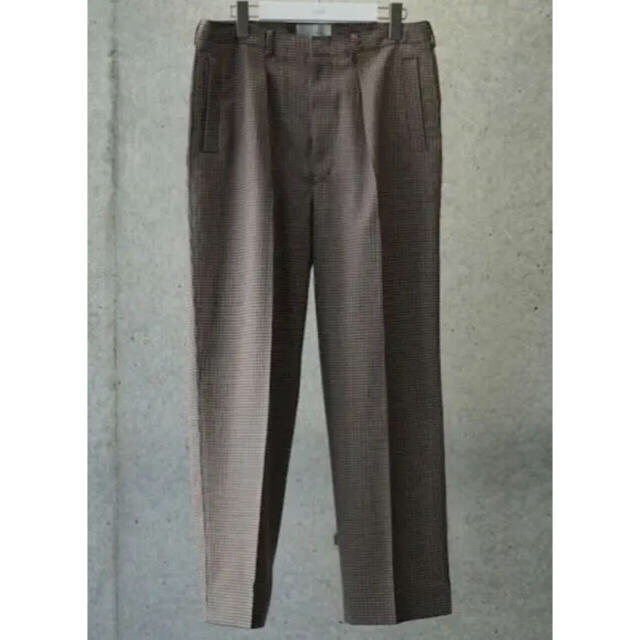 COMOLI(コモリ)の本日限定価格  YOKE  WOOL 1TUCK WIDE TROUSERS メンズのパンツ(スラックス)の商品写真