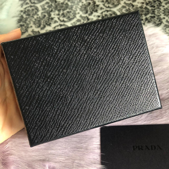 PRADA(プラダ)のPrada ♡ 小物ケース 超美品空箱 レディースのバッグ(ショップ袋)の商品写真