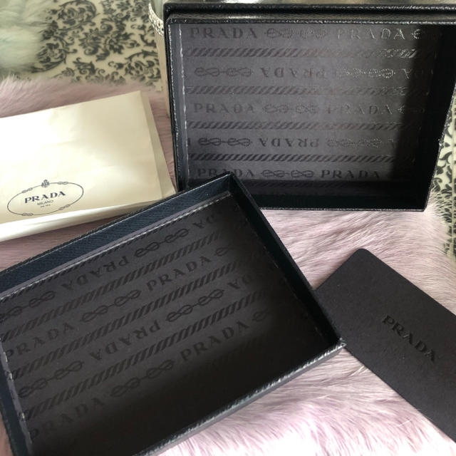 PRADA(プラダ)のPrada ♡ 小物ケース 超美品空箱 レディースのバッグ(ショップ袋)の商品写真