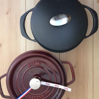 ストウブ(STAUB)の2つセット！新品！ユニロイUNILLOY20㎝とSTAUBストウブ22㎝ココット(鍋/フライパン)