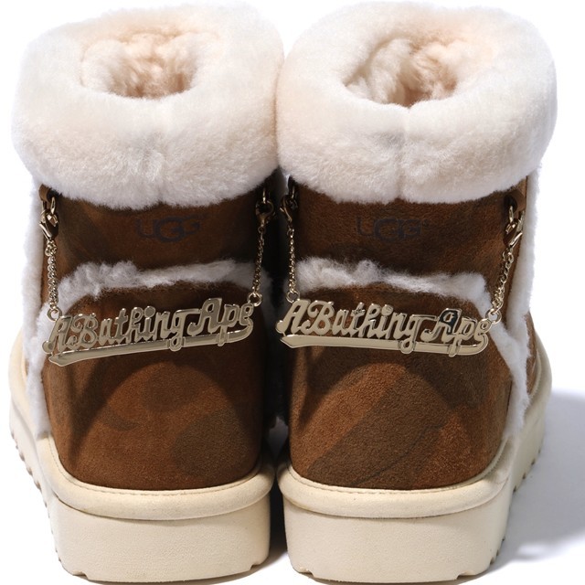 A BATHING APE(アベイシングエイプ)のBAPE CLASSIC MINI
    UGG A BATHING APE メンズの靴/シューズ(ブーツ)の商品写真