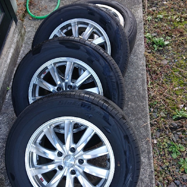 215/65R16 ヨコハマ 2019製夏タイヤ４本ホイール付