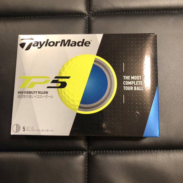 TaylorMade(テーラーメイド)の【新品】テーラーメイド ゴルフボール TP5 イエロー 2018年モデル スポーツ/アウトドアのゴルフ(その他)の商品写真