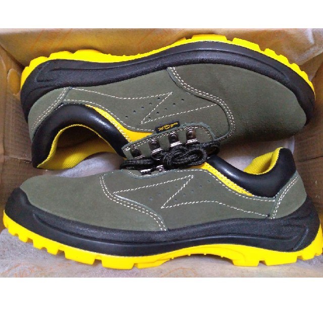 特価 軽量 安全靴 防水 絶縁 耐油性 つま先防護鋼 スニーカー 安全 黄 新品 メンズの靴/シューズ(スニーカー)の商品写真