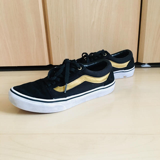 VANS(ヴァンズ)のバンズ VANS  OLD SKOOL  ブラック ゴールド レディースの靴/シューズ(スニーカー)の商品写真