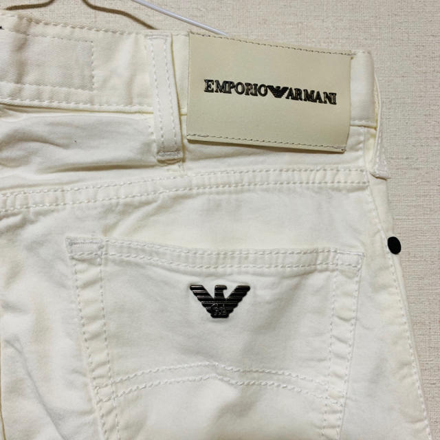 Emporio Armani(エンポリオアルマーニ)のEMPORIO ARMANI デニム ホワイト 白パン エンポリオアルマーニ メンズのパンツ(デニム/ジーンズ)の商品写真