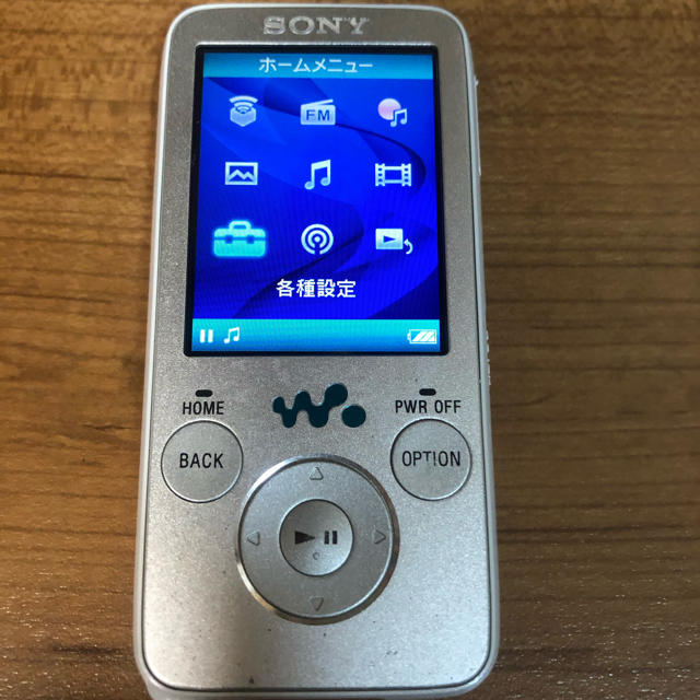 SONY(ソニー)のSONYウォークマンS636F充電器つき スマホ/家電/カメラのオーディオ機器(ポータブルプレーヤー)の商品写真