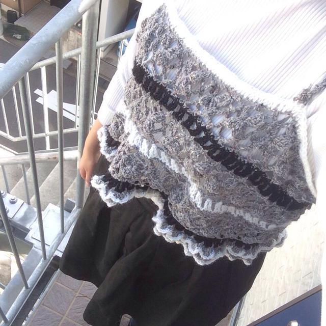 裾フリル ニットビスチェ レディースのトップス(ニット/セーター)の商品写真