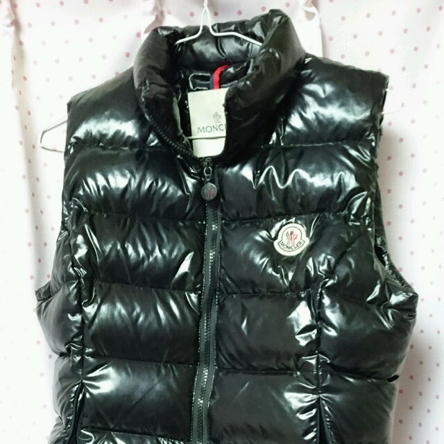 MONCLER(モンクレール)のモンクレール*ダウンベスト レディースのジャケット/アウター(ダウンベスト)の商品写真