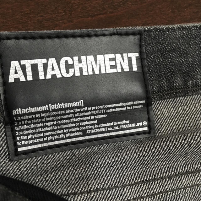 ATTACHIMENT(アタッチメント)のアタッチメント デストロイ加工デニム スリムストレート グレー 3 メンズのパンツ(デニム/ジーンズ)の商品写真