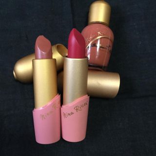 ニナリッチ(NINA RICCI)の【未使用】ニナリッチ 口紅 2本 ネイルのおまけ付き(口紅)