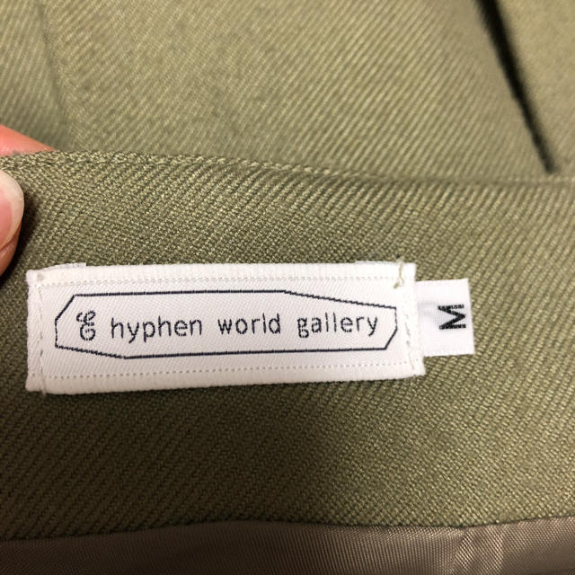 E hyphen world gallery(イーハイフンワールドギャラリー)の膝丈カーキスカート レディースのスカート(ひざ丈スカート)の商品写真