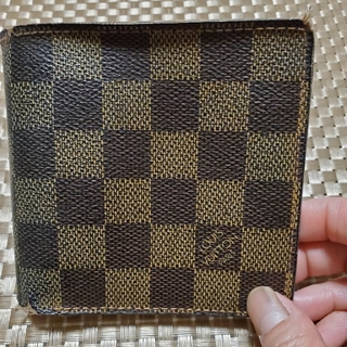 ルイヴィトン(LOUIS VUITTON)の【専用】LOUIS VUITTON 二つ折り財布 (折り財布)