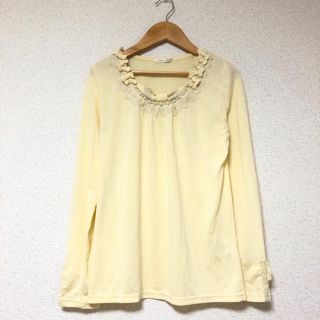 アクシーズファム(axes femme)の♪ アクシーズ　デコルテリボン、パール飾りカットソー♪(カットソー(長袖/七分))