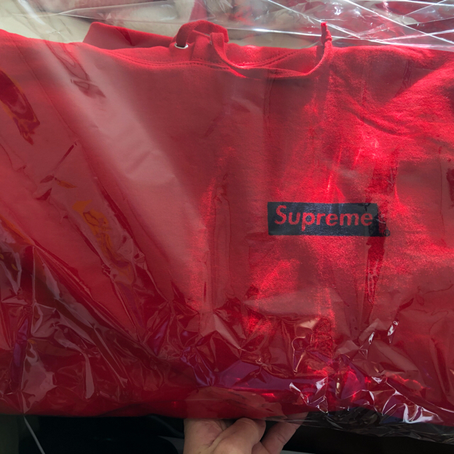 supreme パーカー　Supreme  Stop Crying Hooded