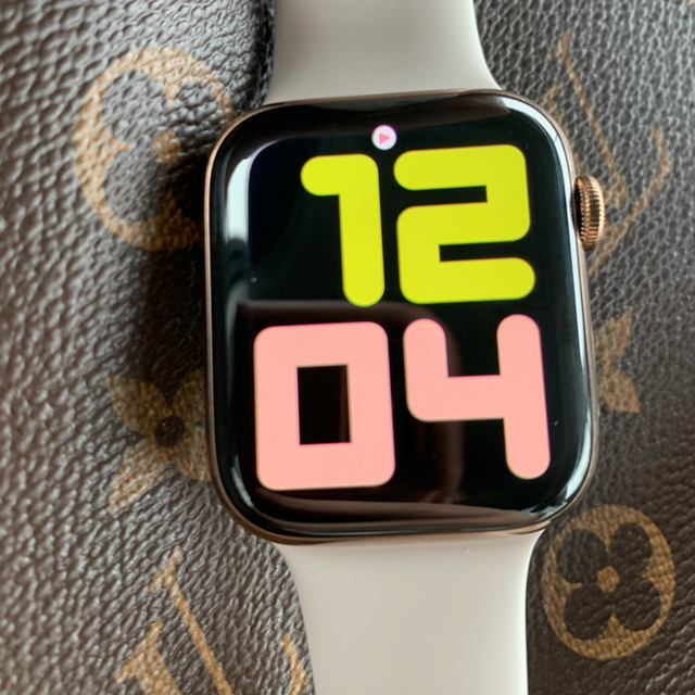 Apple Watch(アップルウォッチ)のApple Watch series4 44mm ゴールド　ステンレス メンズの時計(腕時計(デジタル))の商品写真