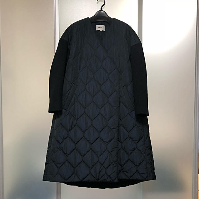 ENFOLD(エンフォルド)のENFOLD キルティングコート2017 ネイビー×ブラック レディースのジャケット/アウター(ロングコート)の商品写真