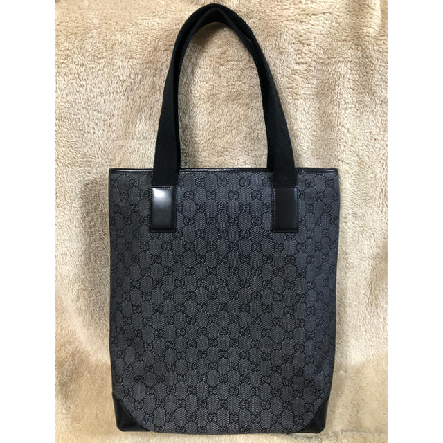 Gucci(グッチ)の★美品 GUCCI グッチ バッグ シグネチャー柄 グレー★ レディースのバッグ(トートバッグ)の商品写真