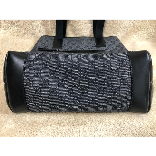 Gucci(グッチ)の★美品 GUCCI グッチ バッグ シグネチャー柄 グレー★ レディースのバッグ(トートバッグ)の商品写真