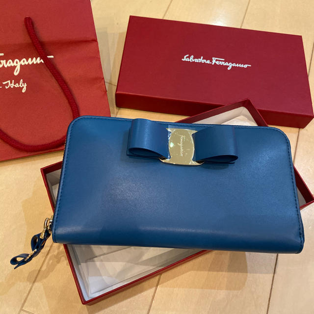 Salvatore Ferragamo(サルヴァトーレフェラガモ)のsakura様専用　Salvatore Ferragamo長財布 メンズのファッション小物(長財布)の商品写真