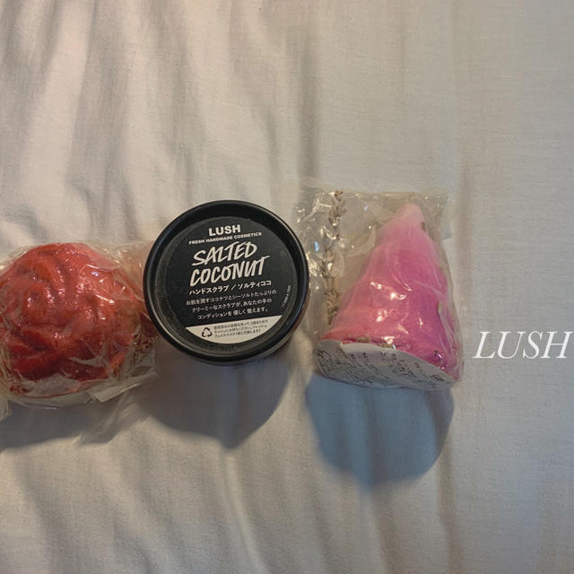 LUSH(ラッシュ)の【11月30日で処分】入浴剤 コスメ/美容のボディケア(入浴剤/バスソルト)の商品写真