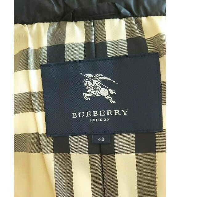 BURBERRY BLUE LABEL(バーバリーブルーレーベル)のFRaU様専用 バーバリー ダウンコート レディースのジャケット/アウター(ダウンコート)の商品写真