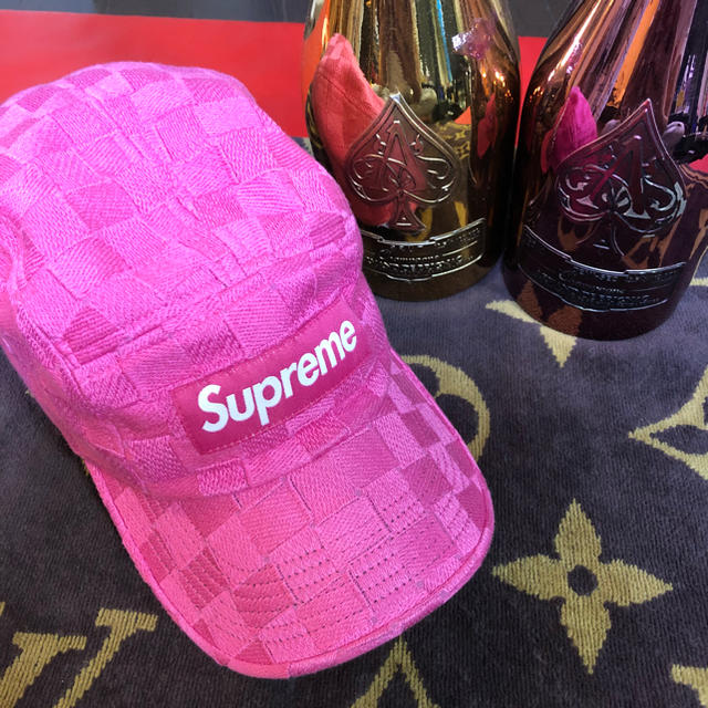 Supreme - supreme キャップ ピンクの通販 by 新アルマンド兄さん's shop｜シュプリームならラクマ