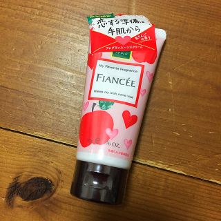 フィアンセ(FIANCEE)のハンドクリーム(ハンドクリーム)