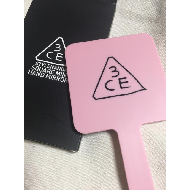 3ce(スリーシーイー)の3CE 手鏡 ピンク 新品 レディースのファッション小物(ミラー)の商品写真