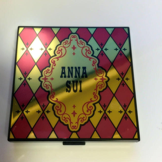 ANNA SUI(アナスイ)の【新品】アナスイアイシャドウパレット6色 コスメ/美容のベースメイク/化粧品(アイシャドウ)の商品写真