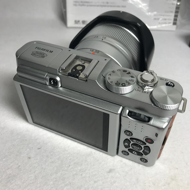 富士フイルム(フジフイルム)のFUJIFILM X-M1 レンズキット スマホ/家電/カメラのカメラ(ミラーレス一眼)の商品写真