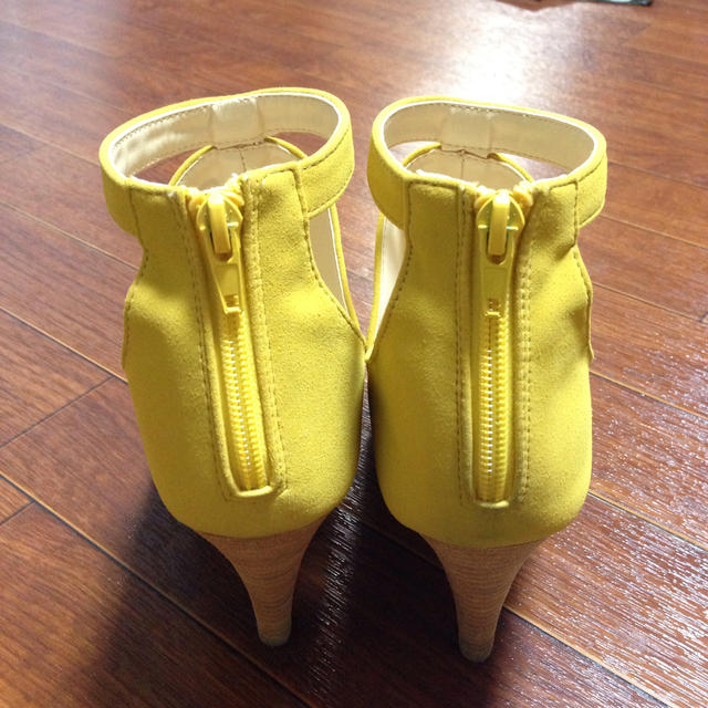 GALLARDA GALANTE(ガリャルダガランテ)の新品☆イエローブーティ☆ レディースの靴/シューズ(ブーティ)の商品写真