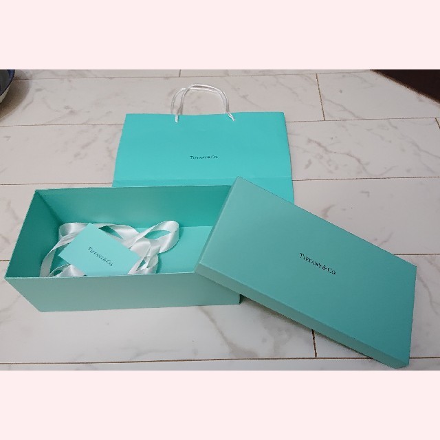 Tiffany & Co.(ティファニー)のティファニー  空箱と袋  大きめ レディースのバッグ(ショップ袋)の商品写真