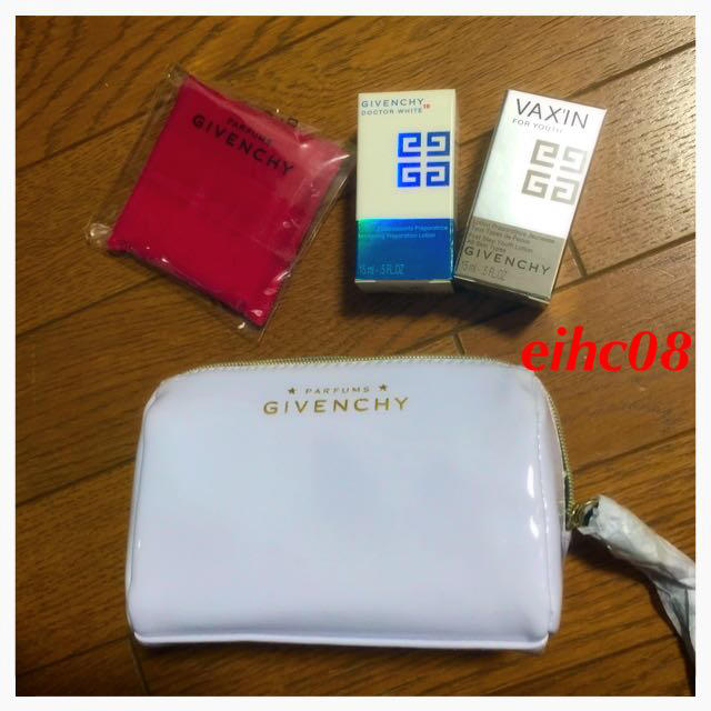 GIVENCHY(ジバンシィ)のGIVENCHY ノベルティセット コスメ/美容のキット/セット(サンプル/トライアルキット)の商品写真