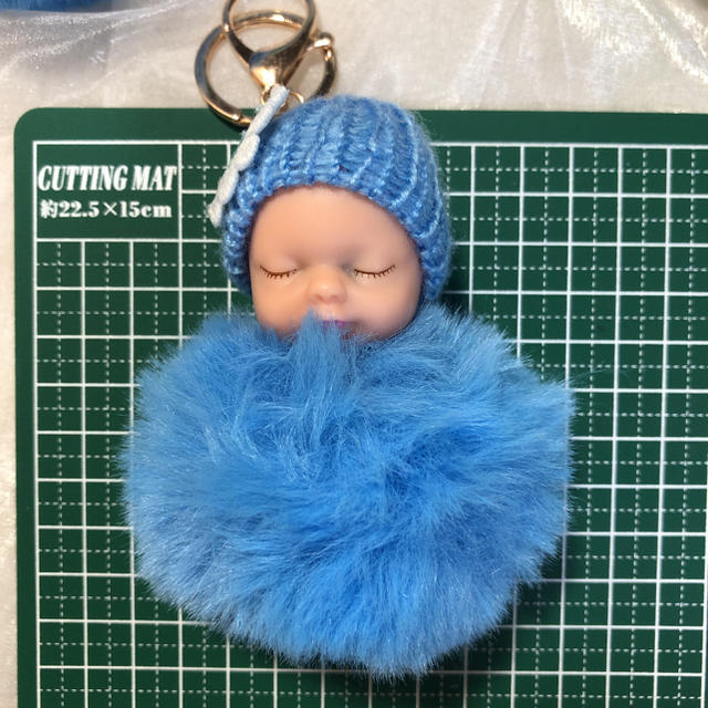 赤ちゃん 人形 baby キーホルダー  ファーチャーム 人形 レディースのファッション小物(キーホルダー)の商品写真
