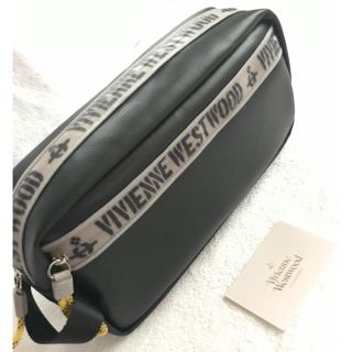 ヴィヴィアンウエストウッド(Vivienne Westwood)のヴィヴィアン ウエストウッド ポーチ クラッチ型 ファスナープリント ブラック(セカンドバッグ/クラッチバッグ)