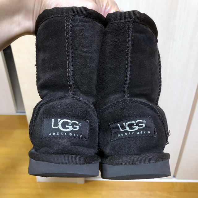 UGG(アグ)のUGG ブーツ  キッズ キッズ/ベビー/マタニティのキッズ靴/シューズ(15cm~)(ブーツ)の商品写真