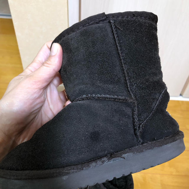 UGG(アグ)のUGG ブーツ  キッズ キッズ/ベビー/マタニティのキッズ靴/シューズ(15cm~)(ブーツ)の商品写真